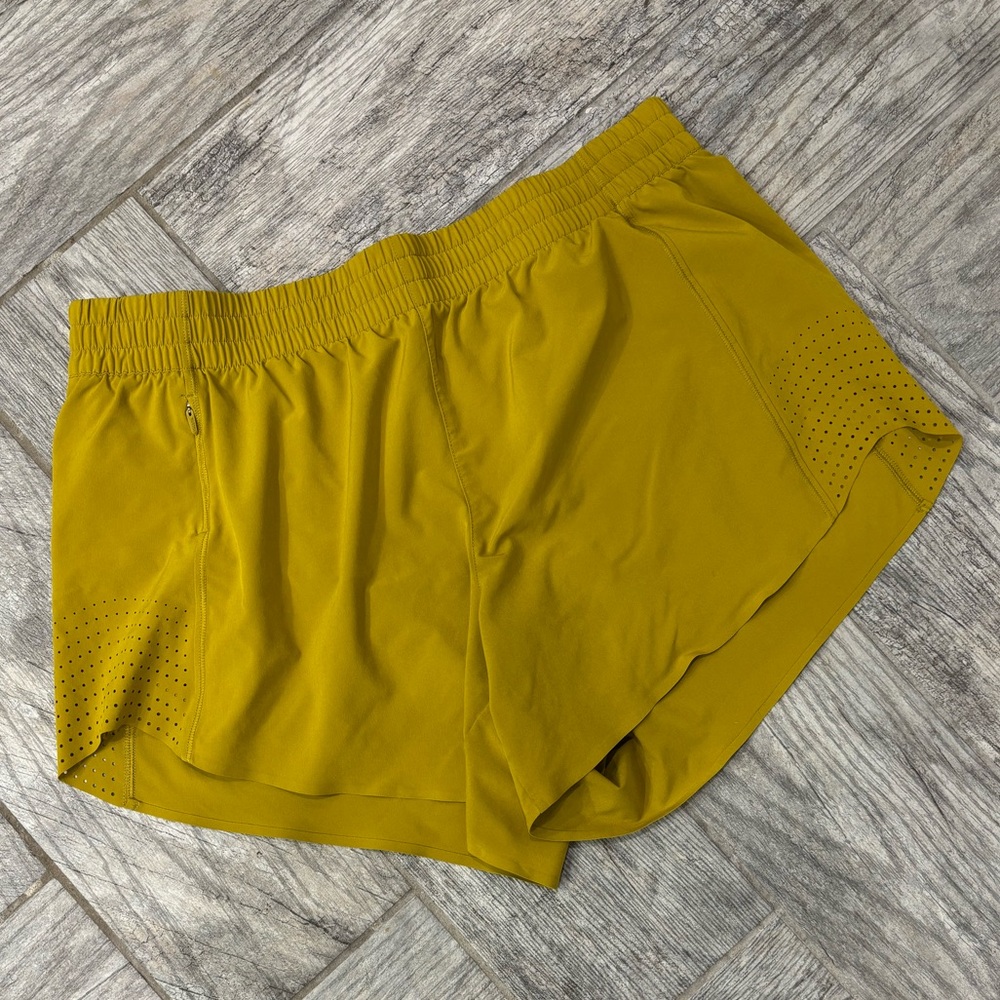 Athleta hustle shorts